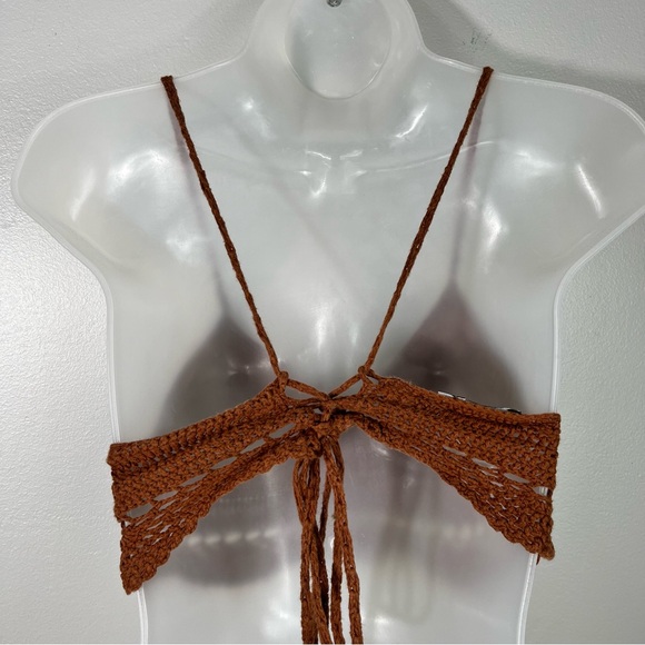 Earthbound Trading Burnt Orange Crochet Knit Cropped Halter Lace Back Tank Top M - Picture 3 of 4